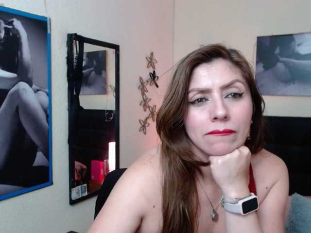 AnthonelaBella live cam on BongaCams