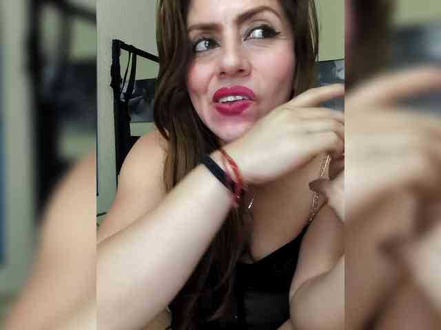 AnthonelaBella webcam