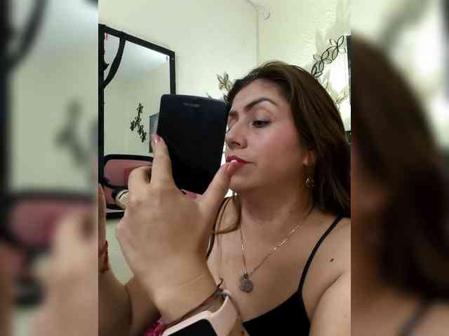 AnthonelaBella webcam