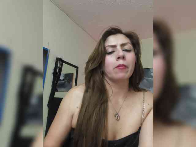 AnthonelaBella webcam