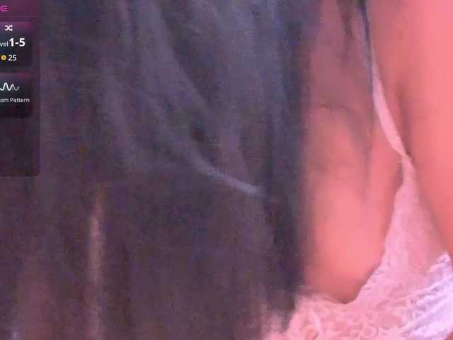 ArielBlossom live cam on BongaCams