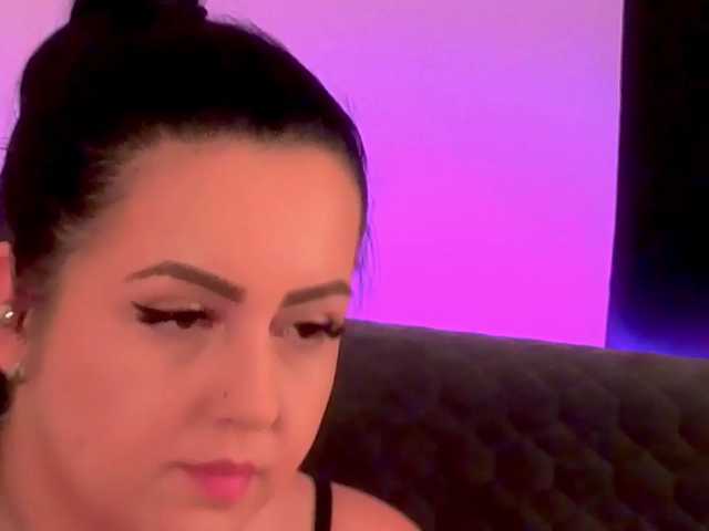 ArielBlossom live cam on BongaCams