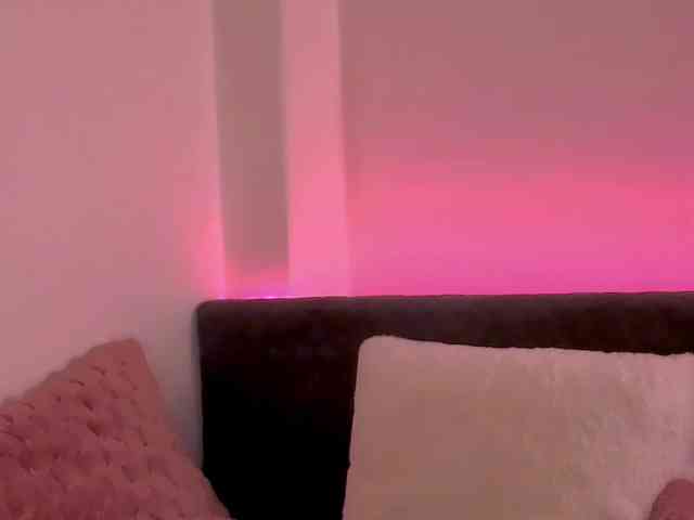 ArielBlossom webcam
