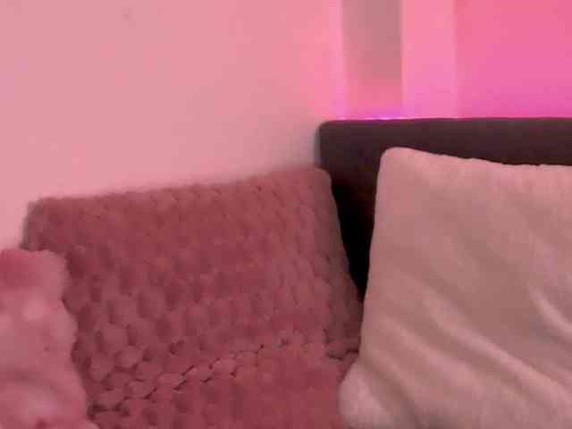 ArielBlossom webcam