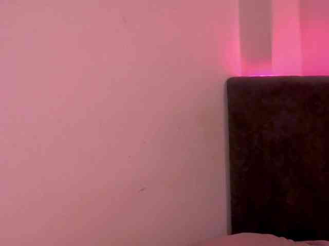 ArielBlossom webcam