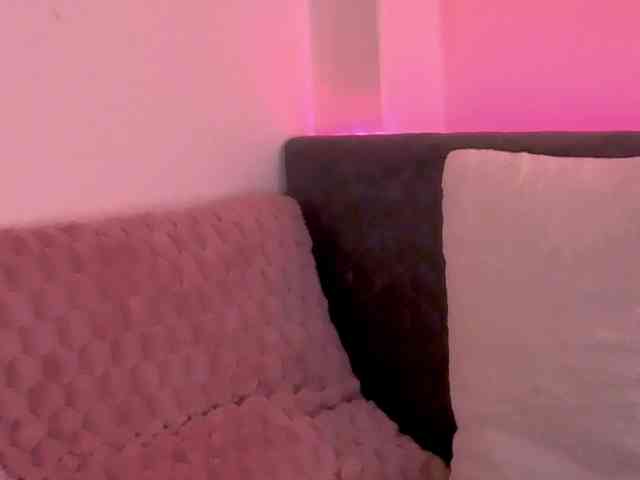 ArielBlossom webcam