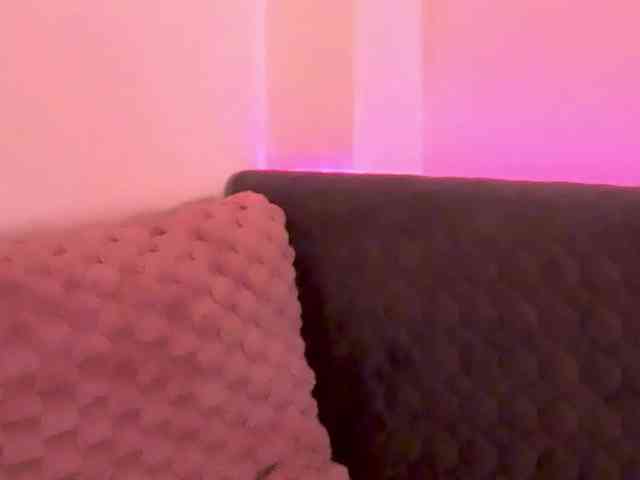 ArielBlossom webcam
