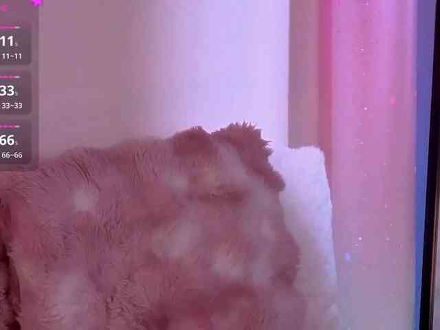 ArielBlossom webcam