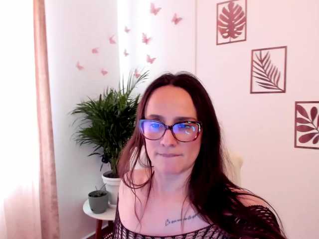 Sahaara live cam on BongaCams