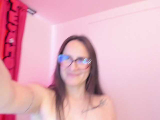Sahaara live cam on BongaCams