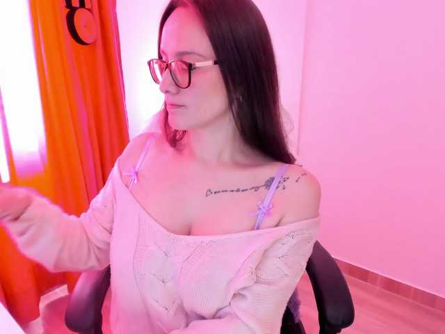 Sahaara's BongaCams show and profile