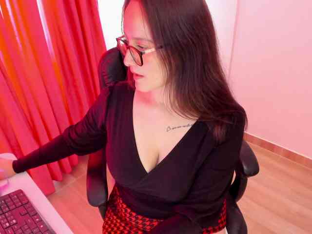 Sensual_Sahaara webcam