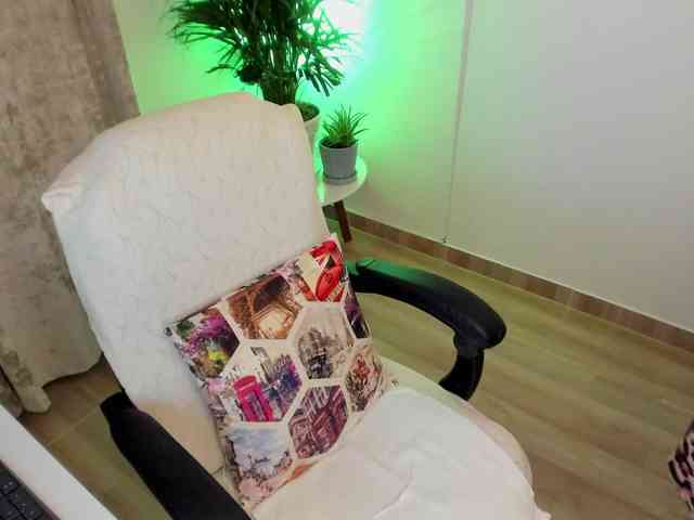 Sensual_Sahaara webcam