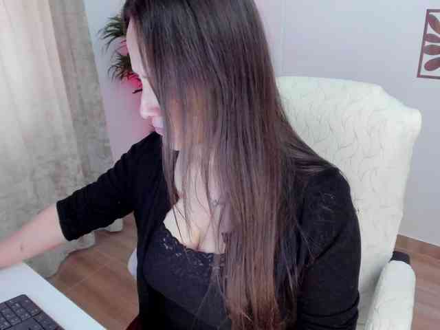 Sahaara Live Webcam on BongaCams