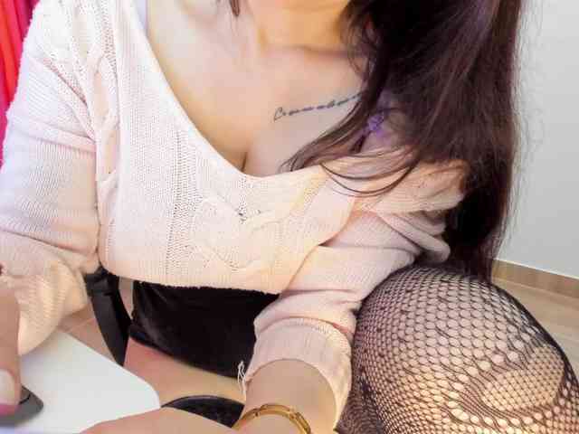 Modella: Sensual_Sahaara