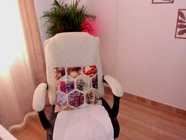 Sensual_Sahaara webcam