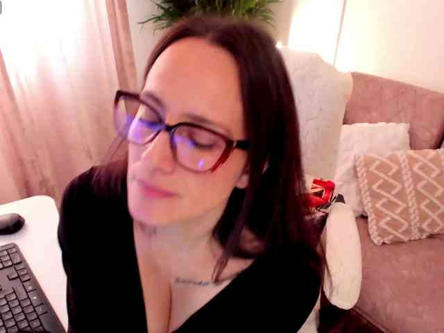 Modella: Sensual_Sahaara