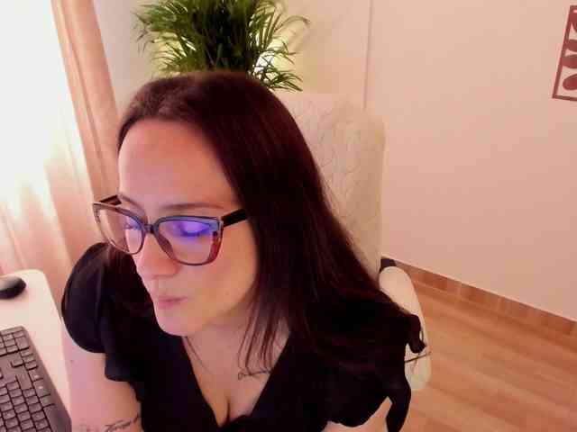 Modella: Sensual_Sahaara