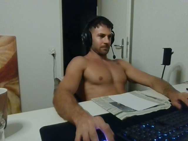 alphah-hunk