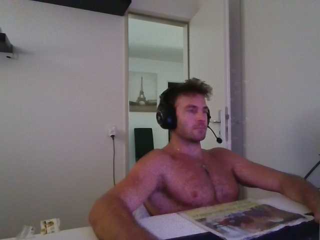 alphah-hunk live webcam show