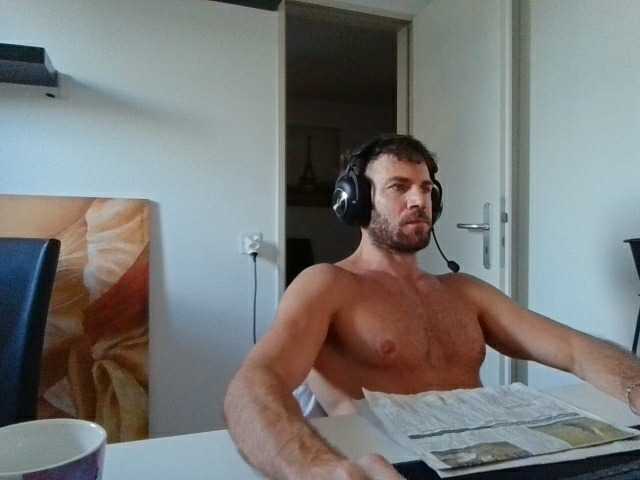 alphah-hunk live stream preview