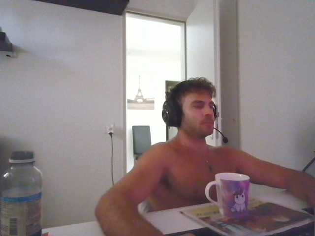 alphah-hunk live webcam show