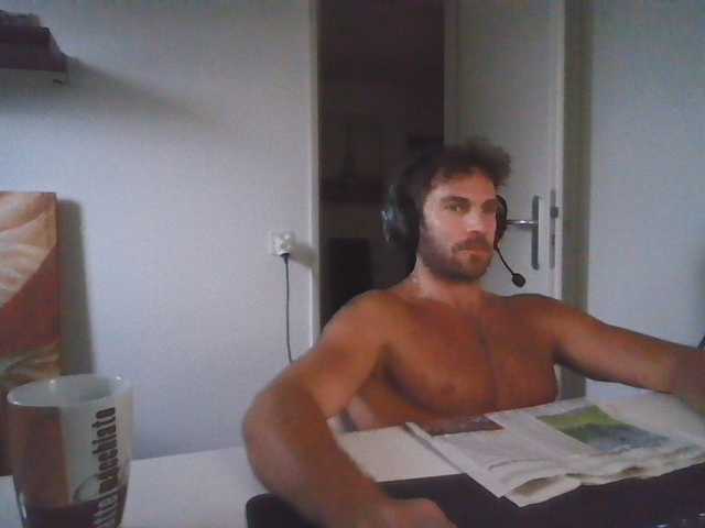 alphah-hunk live cam