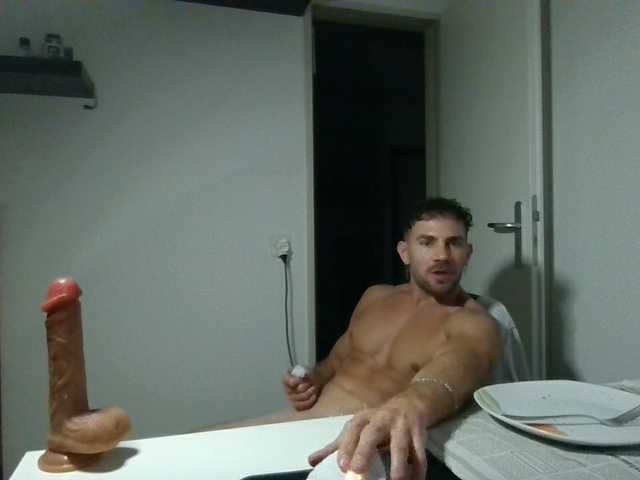 Alphah-hunk, 26 y/o - Live Cam on BongaCams