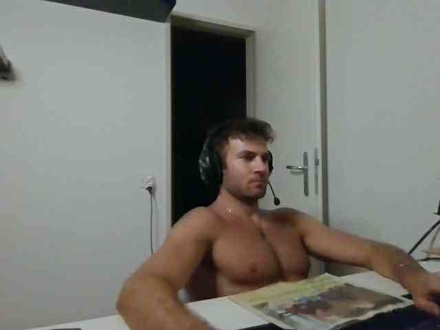 alphah-hunk Live Webcam on BongaCams