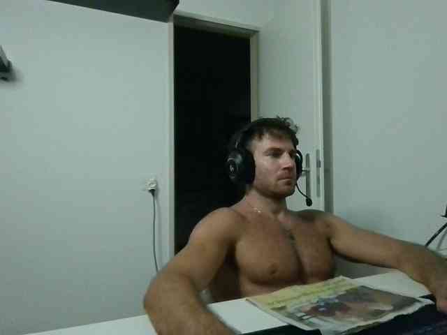 alphah-hunk Live Webcam on BongaCams