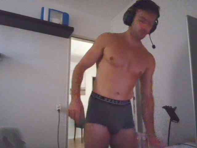 alphah-hunk Live Webcam on BongaCams