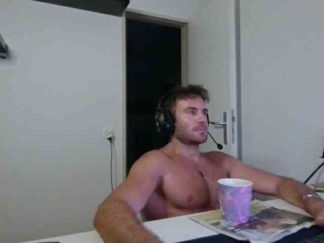 alphah-hunk Live Webcam on BongaCams