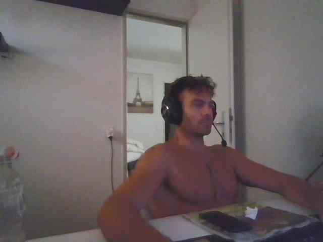 alphah-hunk Live Webcam on BongaCams
