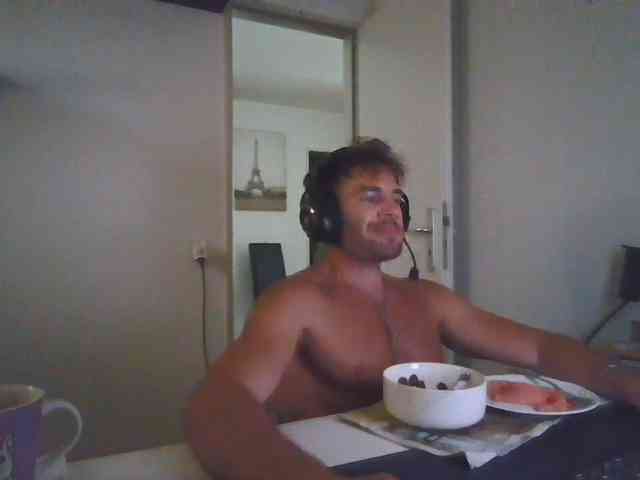 alphah-hunk Live Webcam on BongaCams