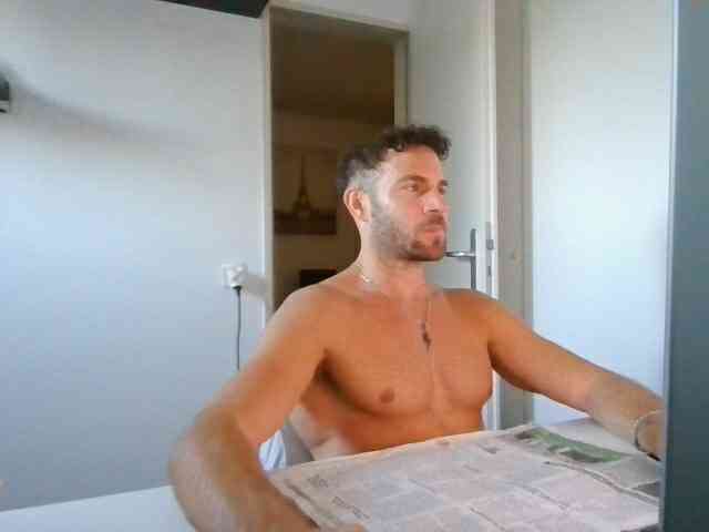 alphah-hunk Live Webcam on BongaCams