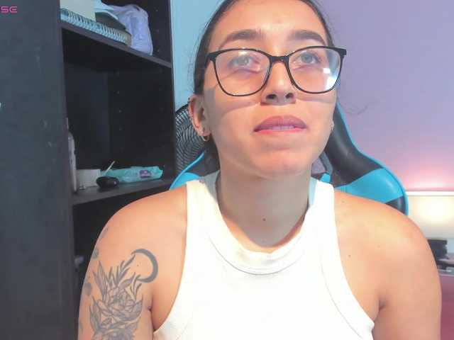le modèle MariaFoxx est en webcam porno dans un show sur le site bongacams, il possède les tags suivants: Latino/Hispanic,Brunette,Shaved