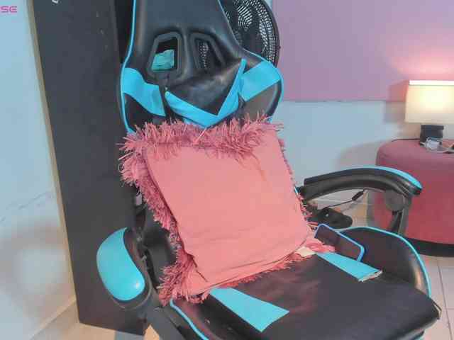 MariaFoxx webcam