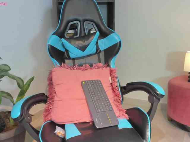 MariaFoxx webcam