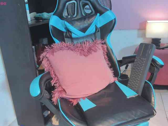 MariaFoxx webcam
