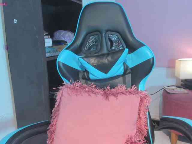 MariaFoxx webcam