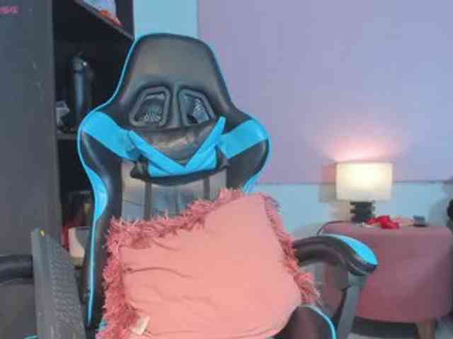 MariaFoxx webcam