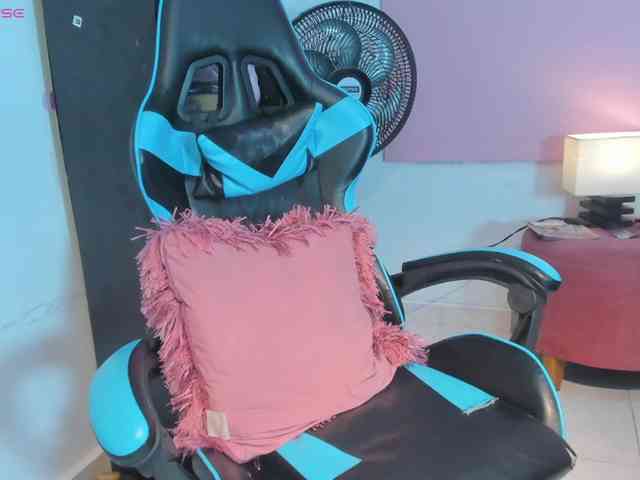 MariaFoxx webcam