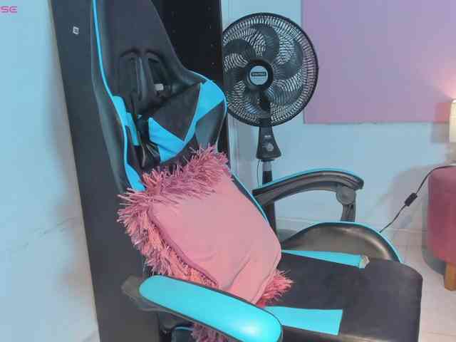 MariaFoxx webcam