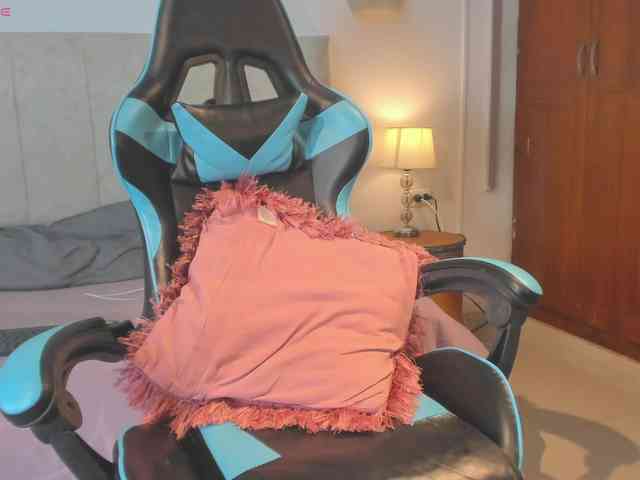 MariaFoxx webcam