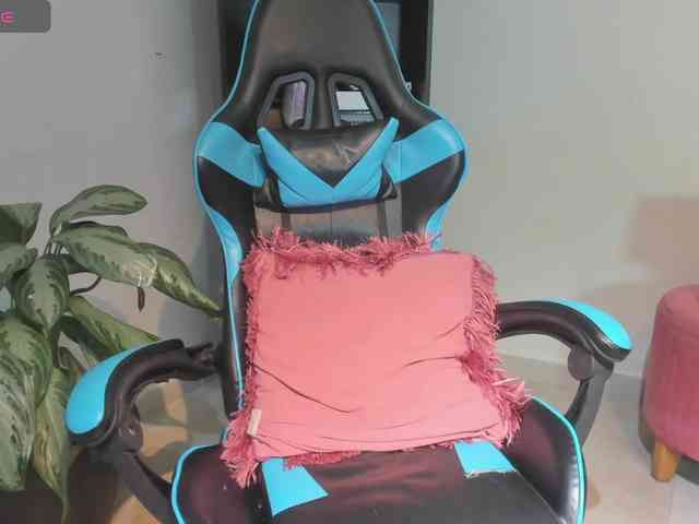 MariaFoxx webcam