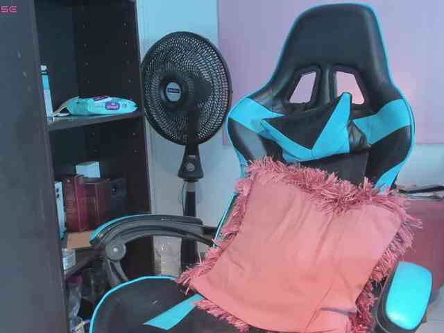 MariaFoxx webcam