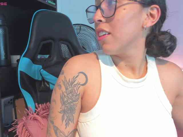MariaFoxx webcam