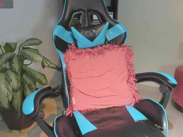 MariaFoxx webcam