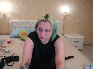 MiaVienne Porn Show