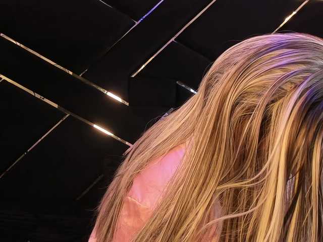 VictoriaRossy live cam on BongaCams